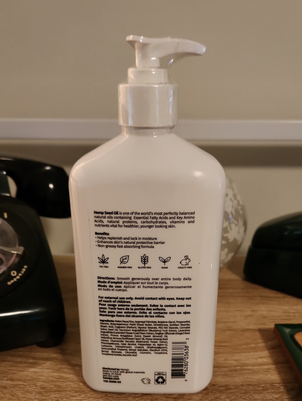 Hempz Blueberry Lavender Chamomile Herbal Body Moisturizer - Picture 2 of 2